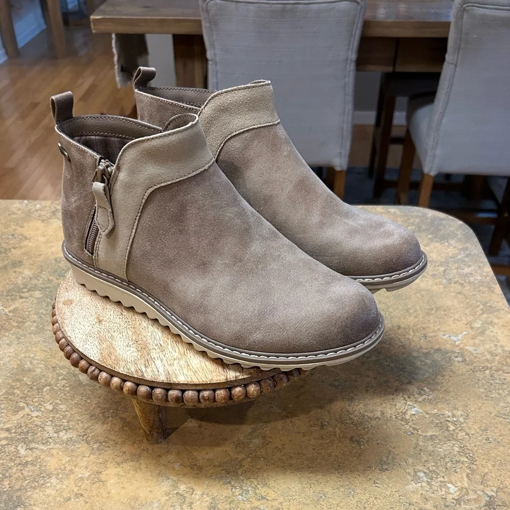 Skechers Arch Fit Mojave-Indefinate Ankle Boots - Picture 1 of 14